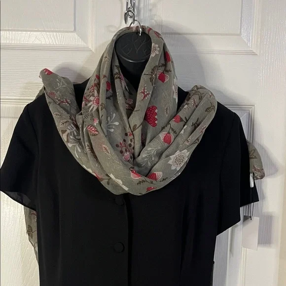 Mimosito Floral Patterned Scarf, NWT. - Picture 2 of 10